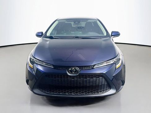 Used 2022 Toyota Corolla LE FWD image 2