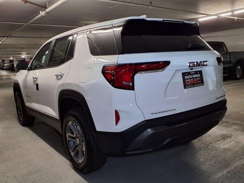 New 2027 GMC Terrain Elevation FWD image 10