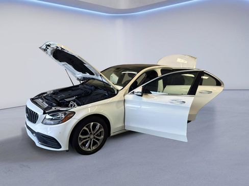 Used 2017 Mercedes-Benz C 300 4MATIC Sedan image 11