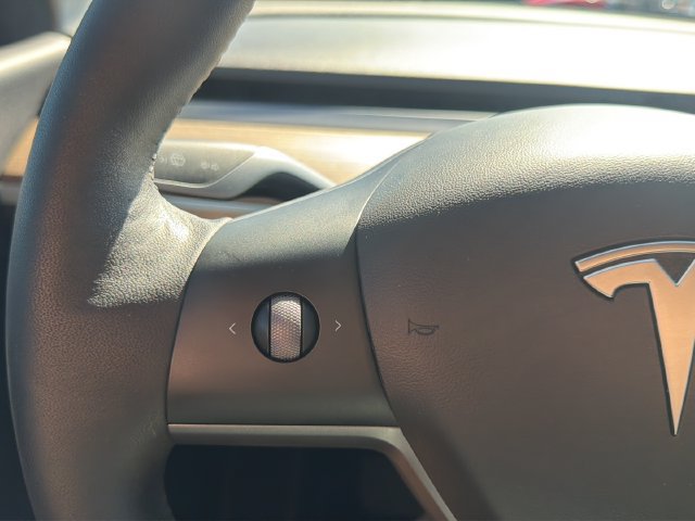 Used 2021 Tesla Model Y Long Range AWD/4WD image 19