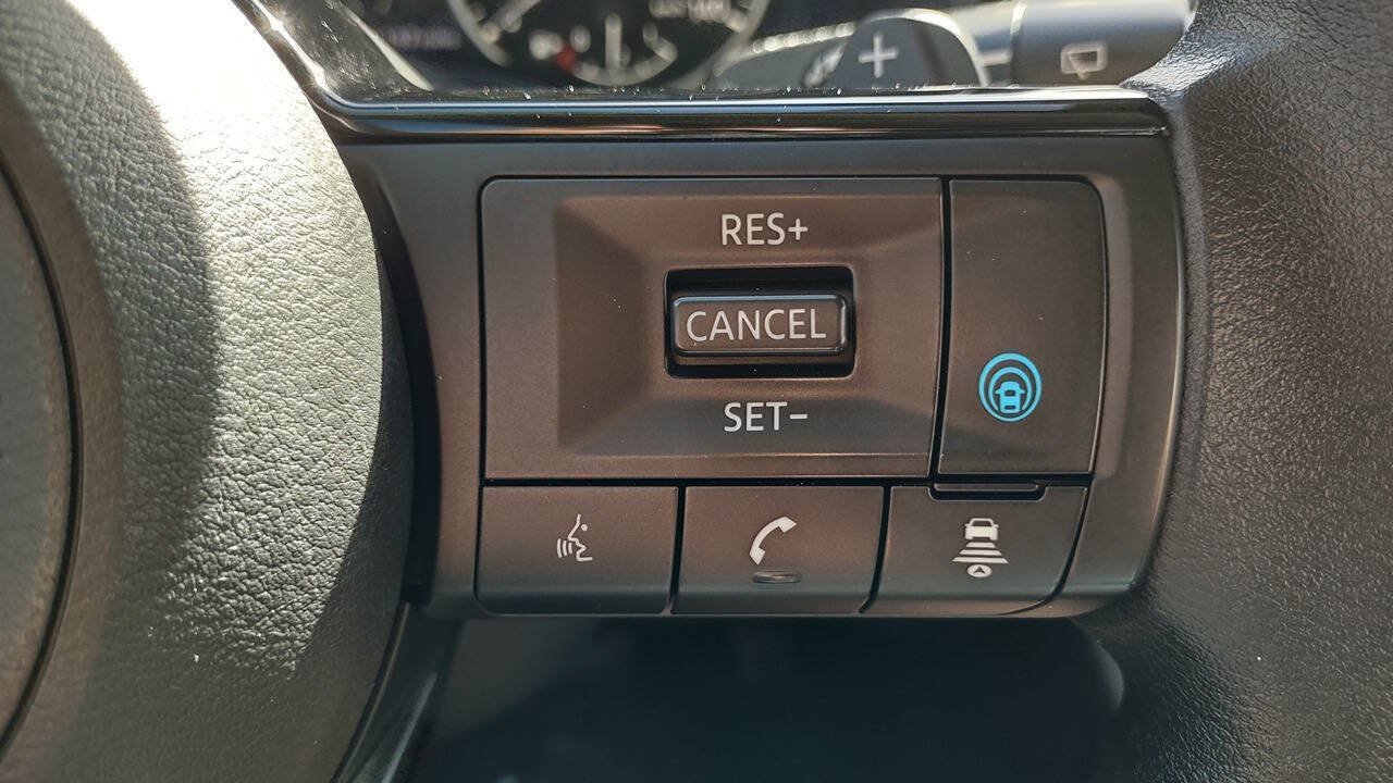 Used 2021 Nissan Rogue SV FWD image 17
