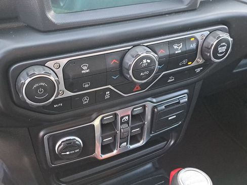 Used 2021 Jeep Gladiator Overland w/ Popular Equipment Package image 23