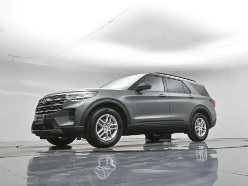 New 2026 Ford Explorer Active RWD image 44