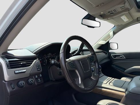 Used 2018 GMC Yukon Denali w/ Denali Ultimate Package AWD/4WD image 9