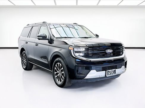 Used 2025 Ford Expedition Platinum AWD/4WD image 3