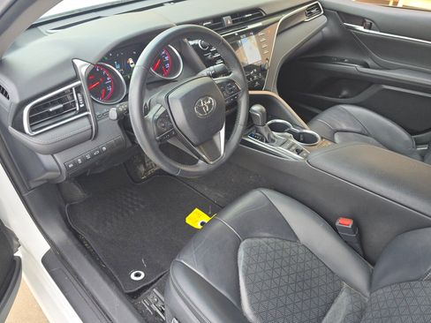 Used 2018 Toyota Camry XSE image 28