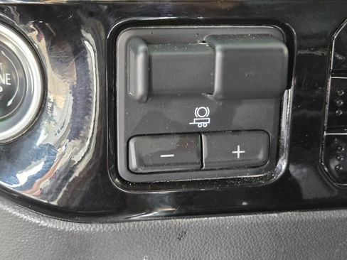 Used 2023 Chevrolet Silverado 1500 LTZ w/ LTZ Convenience Package II AWD/4WD image 26