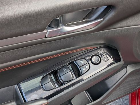 Used 2023 Nissan Altima 2.5 SR image 10