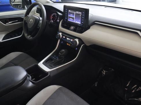 Used 2022 Toyota RAV4 XLE FWD image 10
