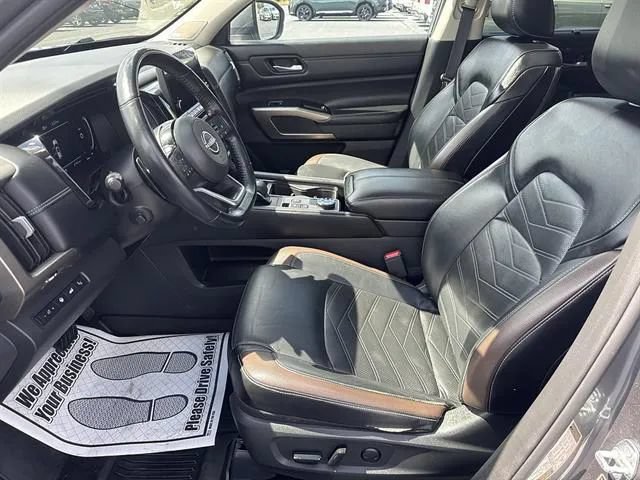 Used 2024 Nissan Pathfinder Platinum w/ Cargo Package AWD/4WD image 9