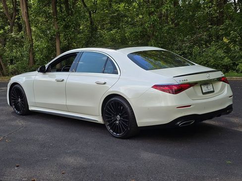 Used 2022 Mercedes-Benz S 580 4MATIC Sedan w/ AMG Line Package image 4