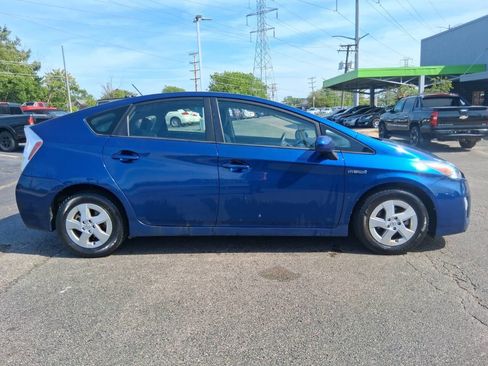 Used 2010 Toyota Prius Five FWD image 3