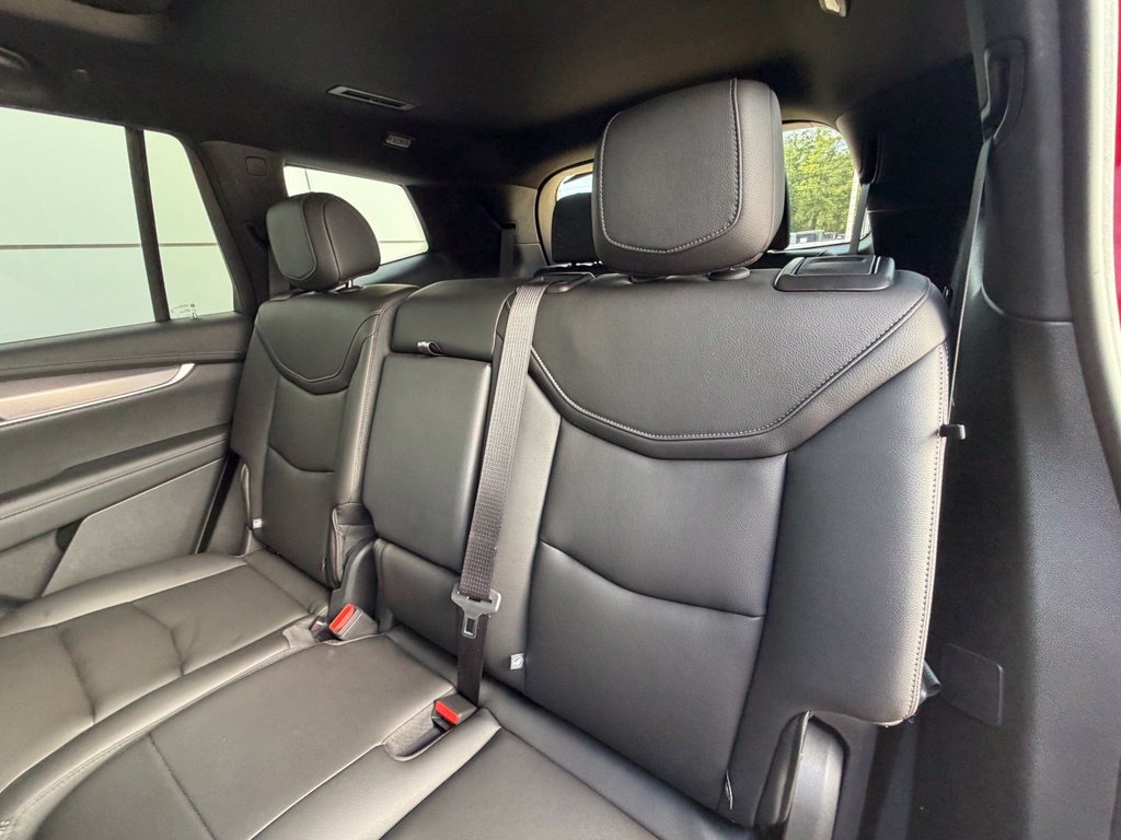 Used 2025 Cadillac XT6 Luxury FWD image 17