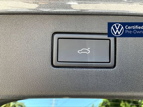Used 2025 Volkswagen Tiguan SE FWD image 25