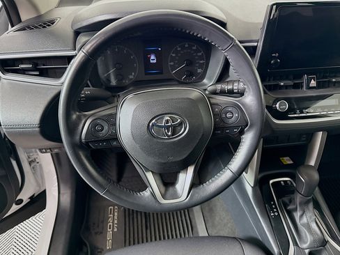 Used 2023 Toyota Corolla Cross LE w/ Moonroof Package AWD/4WD image 12
