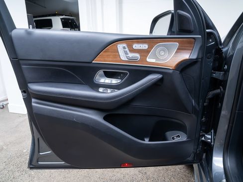Used 2024 Mercedes-Benz GLS 450 4MATIC image 19
