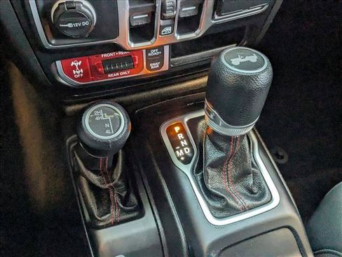 Used 2021 Jeep Wrangler Unlimited Rubicon AWD/4WD image 12