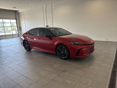 Used 2025 Toyota Camry XSE w/ Premium Plus Package AWD/4WD image 6