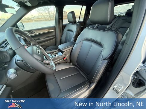 New 2025 Jeep Grand Cherokee Limited image 14