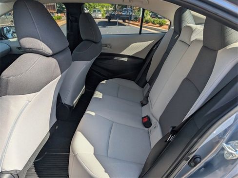 Used 2022 Toyota Corolla LE image 14
