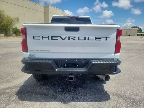 Used 2021 Chevrolet Silverado 2500 Custom w/ Custom Value Package AWD/4WD image 7