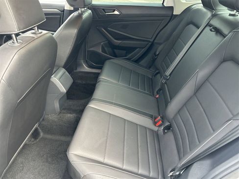 Certified 2024 Volkswagen Jetta SE w/ Panoramic Sunroof Package image 14