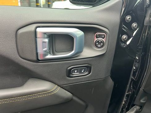 New 2026 Jeep Wrangler Unlimited Sahara AWD/4WD image 6