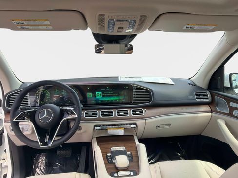 New 2026 Mercedes-Benz GLS 450 4MATIC image 16