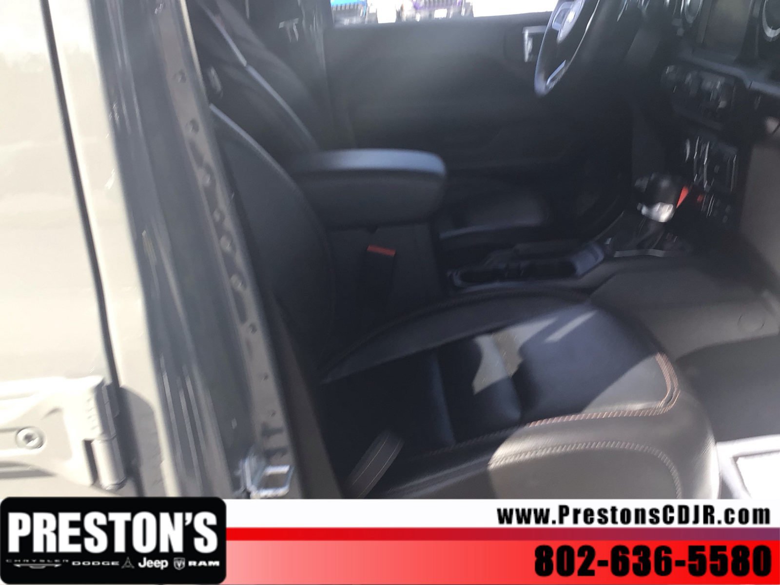 Used 2023 Jeep Wrangler Unlimited Rubicon 392 AWD/4WD image 29