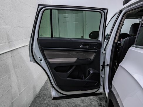 Used 2023 Volkswagen Atlas SEL Premium image 16