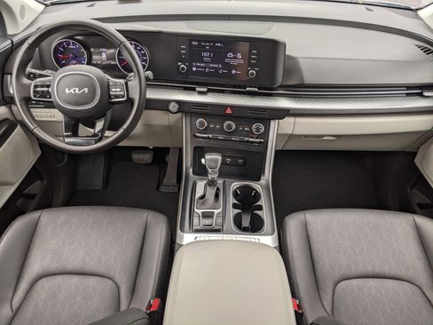 Certified 2023 Kia Carnival LX image 12
