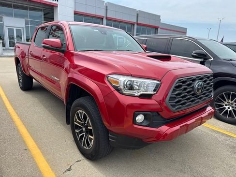 Used 2022 Toyota Tacoma TRD Sport w/ Technology Package AWD/4WD image 11