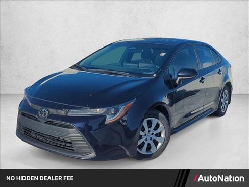 Used 2025 Toyota Corolla LE FWD image 1