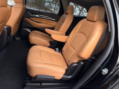 Used 2019 Buick Enclave Essence image 7