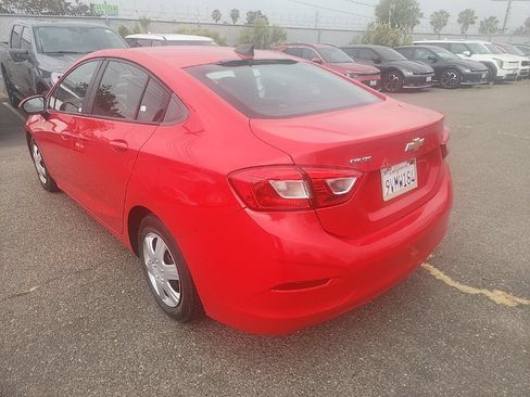 Used 2019 Chevrolet Cruze Sedan FWD image 10