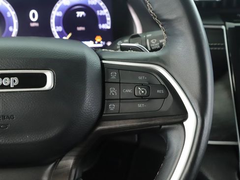 Certified 2022 Jeep Grand Cherokee L Limited AWD/4WD image 10