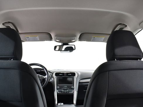 Used 2020 Ford Fusion SE image 17