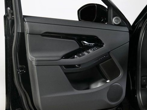 New 2025 Land Rover Range Rover Evoque Dynamic SE AWD/4WD image 18