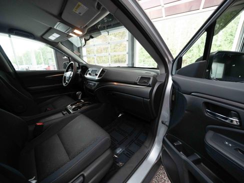 Used 2017 Honda Ridgeline RTS image 25