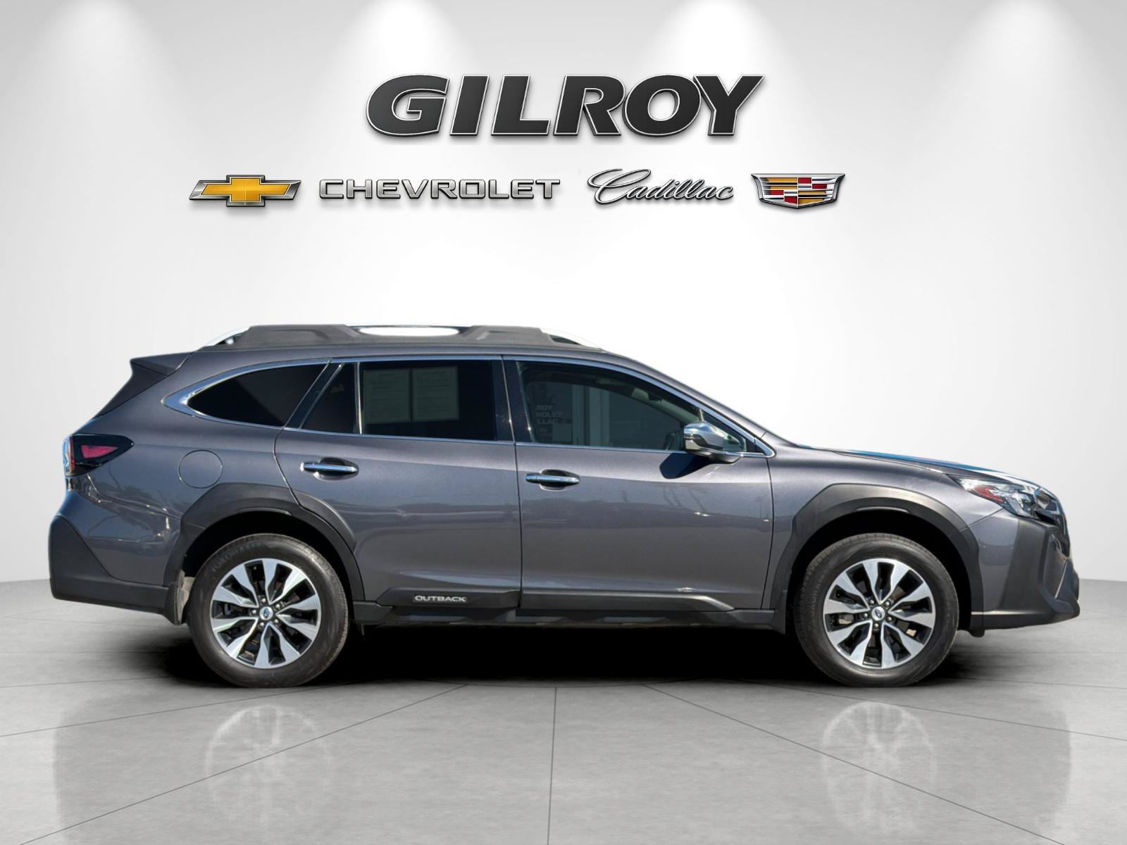 Used 2024 Subaru Outback Touring AWD/4WD image 2