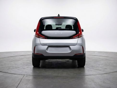 Used 2025 Kia Soul LX w/ LX Technology Package image 7