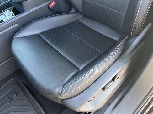 Used 2023 Volkswagen Atlas Cross Sport SE w/ Panoramic Sunroof Package FWD image 20