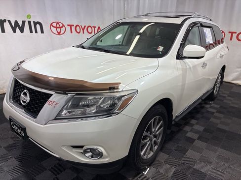 Used 2015 Nissan Pathfinder SL w/ SL Premium Package AWD/4WD image 3