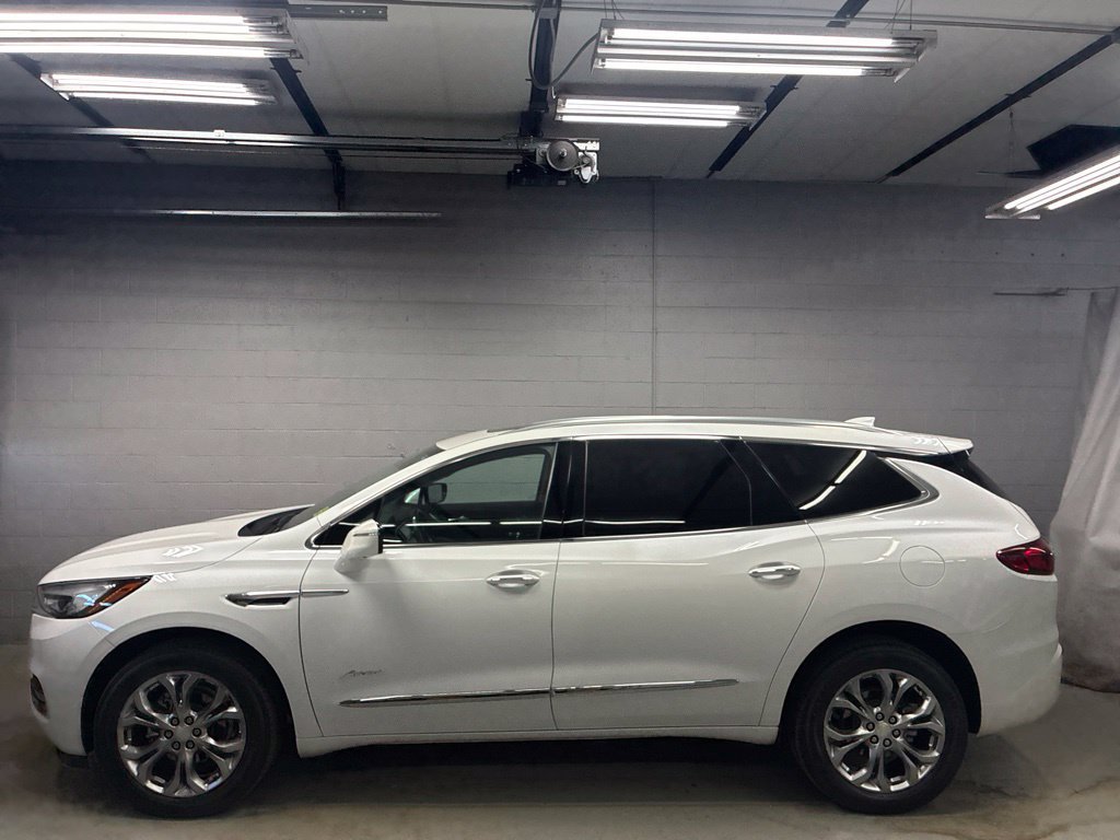 Used 2021 Buick Enclave Avenir w/ Avenir Technology Package AWD/4WD image 40