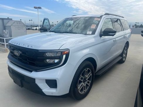 Certified 2025 Ford Expedition Active RWD image 1