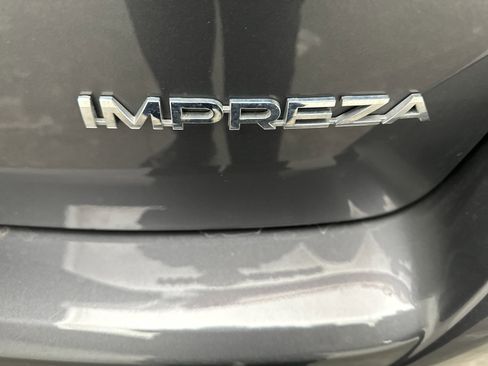 Used 2021 Subaru Impreza 2.0i Limited image 12