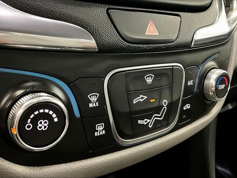 Used 2020 Chevrolet Equinox LS FWD image 15