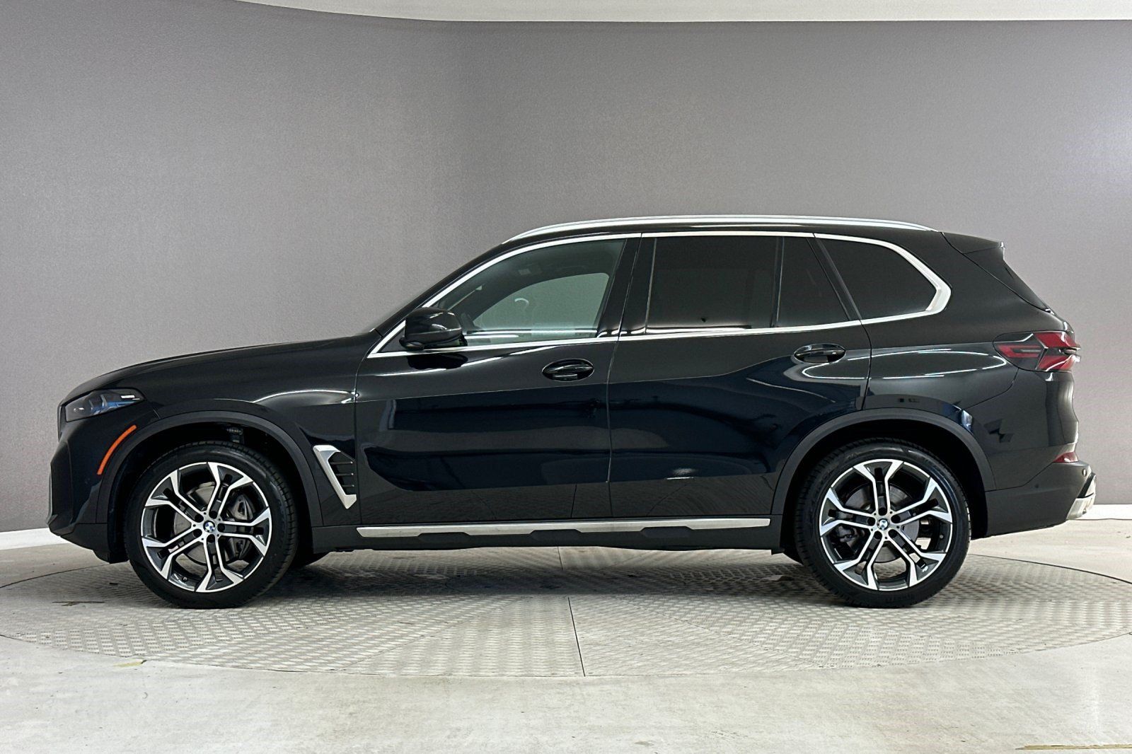 Used 2026 BMW X5 sDrive40i RWD image 2