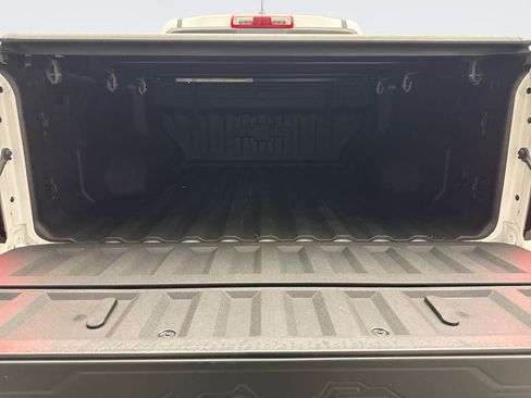 Used 2025 Chevrolet Colorado ZR2 w/ Technology Package AWD/4WD image 19