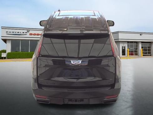 Used 2024 Cadillac Escalade Sport Platinum w/ LPO, ONYX Package AWD/4WD image 3